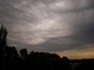Слоисто-кучевые слоистообразные непросвечивающие волнистые облака (Stratocumulus stratiformis opacus undulatus)